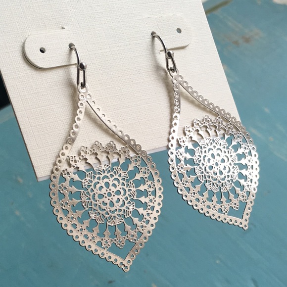 Van Heusen Jewelry - NWT VAN HEUSEN Earrings